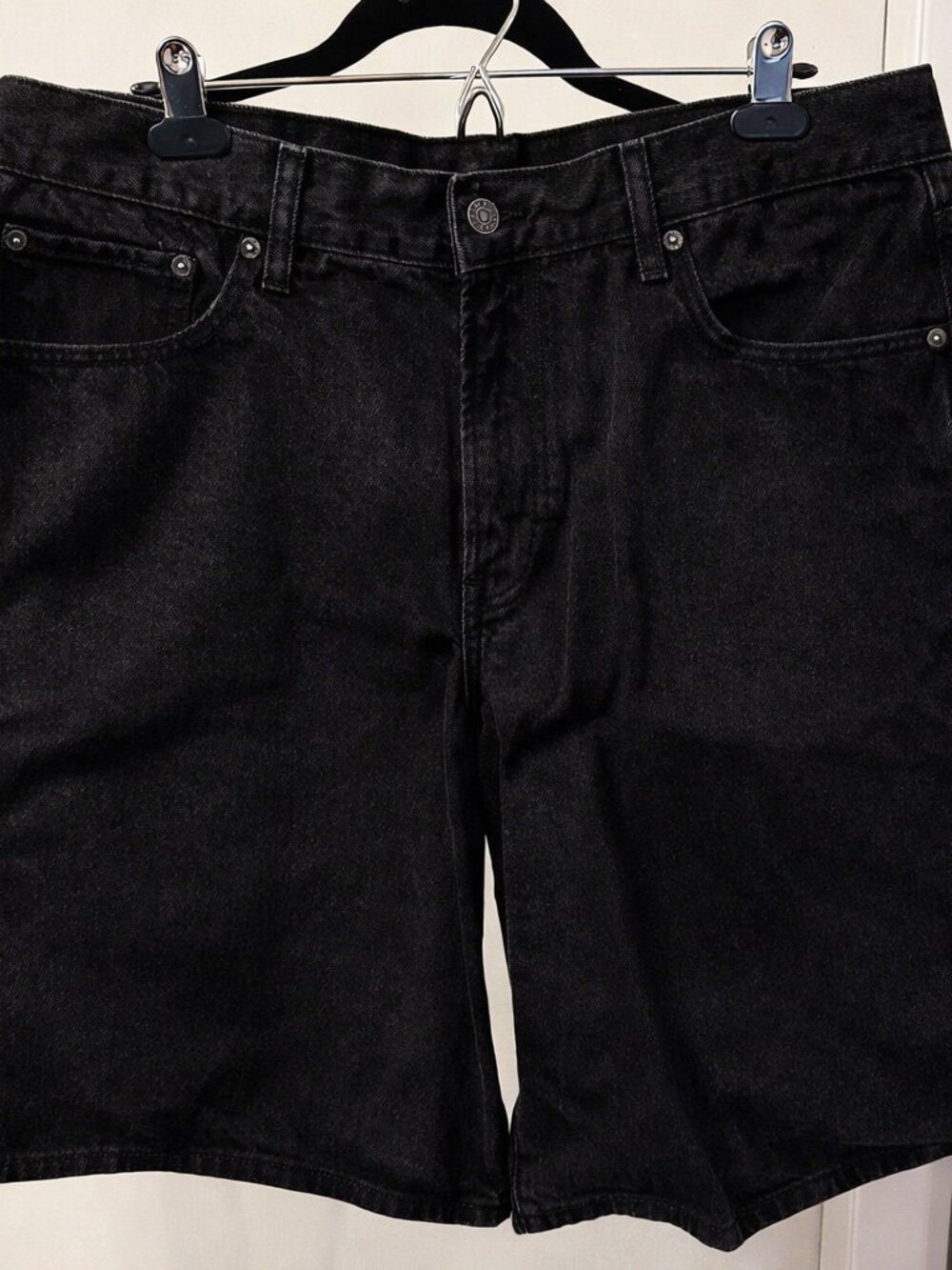GAP Mid Rise Longline Black Denim Shorts Jorts - size 32 / 14
